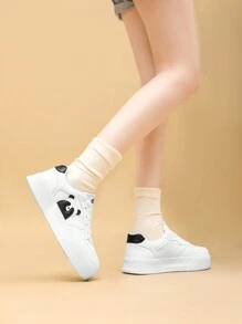 女士白色厚底轻便防滑时尚休闲运动鞋，适合户外、日常、徒步旅行、街头穿着、旅游和运动 - 白色 - 查看 6