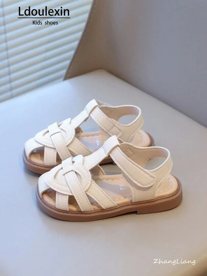 新款女童平底凉鞋，封闭式鞋头，软底，防滑镂空设计，儿童公主凉鞋