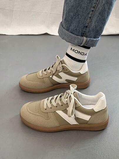 2025 New Women's Flat Sports Casual Sneakers