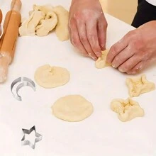 两件套饼干模具，不锈钢材质，月亮和星星形状，适合派对烘焙，也可作为节日礼物 - 彩色 - 查看 7
