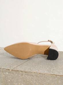 Giày cao gót mũi nhọn, chất liệu da bóng, trang trí bằng dây đeo và khóa ngọc trai giả, giày nữ khoét rỗng thanh lịch và thời trang - Màu be - Xem 8