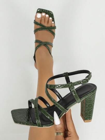 Damensandalen mit sexy quadratischer Zehenkappe, Knöchelriemen und dickem Absatz