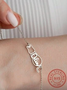 Un bracelet personnalisé en argent 925 minimaliste creux mignon de chat avec nom personnalisé, bracelet personnalisé avec lettre d'animal, cadeau idéal pour Noël, Halloween, anniversaire - parfait pour les amis, les amoureux, la famille