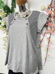 T072 T-Shirt With Striped Buttons On The Shoulders - 淺灰色 - 查看 3