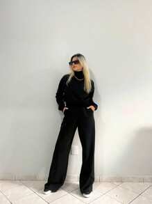 Conjunto elegante e moderno Berka com calça wideleg e blusa moletom com gola alta