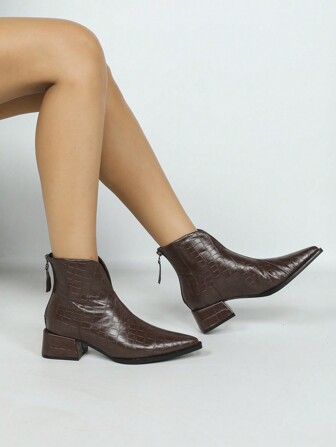 女士粗跟尖头靴，后拉链中跟短靴，秋冬新品