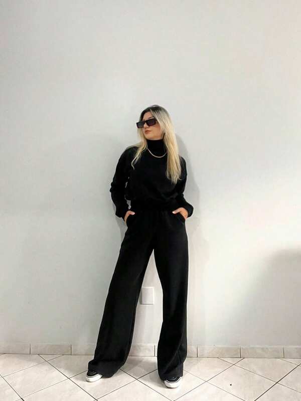 Conjunto Moletom - Calça larga  e blusa gola alta