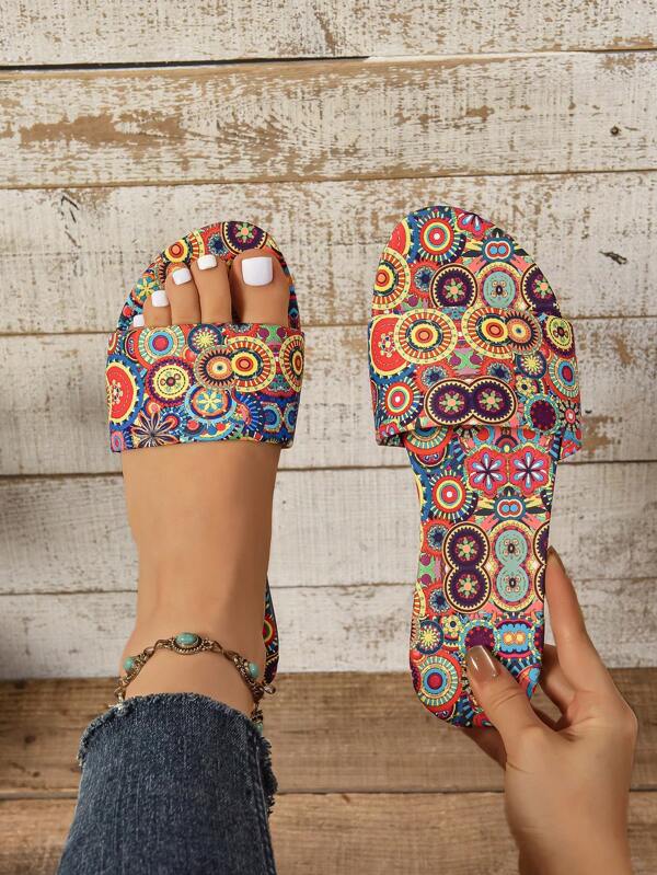 Fashionable Outdoor Casual Slip-On Sandals For Women,Round Toe Flat Shoes, Strap New Design, Elegant Beach Shoes