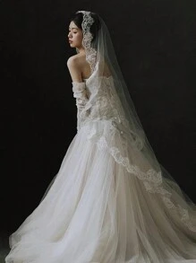 1pc Women's Long White Wedding Veil, 260cm, Bridal Party, No Comb, Vintage Lace Trim, Embellished, Suitable For Photography