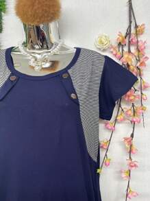 T072 T-Shirt With Striped Buttons On The Shoulders - Màu xanh hải quân - Xem 5