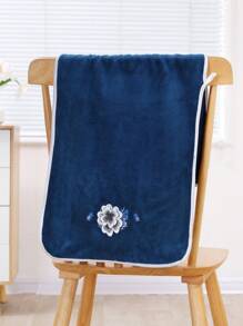 1 pieza Toalla de baño de felpa coral bordada, diseño bordado, artículo de moda, súper suave y absorbente, amigable con la piel, romántico y elegante, adecuado para parejas, disponible en diferentes tamaños para uso doméstico, uso diario, baño, gimnasio, hotel, artículo necesario, excelente regalo para el Día de San Valentín, Día de la Madre, decoración del baño del hogar, verano, vuelta al colegio, para salones de belleza, hogar, baño