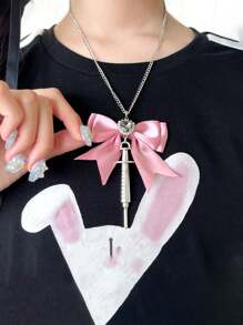 1件浪漫可爱蝴蝶结吊坠项链，心形项链，粉色蝴蝶结，黑色蝴蝶结，金属注射器吊坠，适合女性，情人节礼物，节日礼物，珠宝，时尚配饰，送给朋友