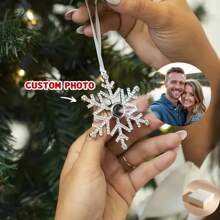 1Pc Custom Christmas Tree Personalized Photo Decoration, Personalized Snowflake Projection Pendant Christmas Decoration, Popular New Christmas/New Year's Day/Holiday Decoration In 2025, Personalized Home Decoration For Christmas And New Year's Day, Family Commemorative Gifts For Family/Friends/Pets,Christmas Gift Supplies - Multicolor - View 1