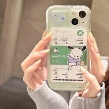Sanrio 1pc Creative Tags Vliegticket Apple 15 Telefoonhoesje Compatibel met Iphone 14promax Pacha Hond Schattig 13 Schattig Kaartje Geventileerd Telefoonhoesje, Geschikt voor Meerdere Modellen, All-Round Bescherming, Modieus Ontwerp, Eenvoudig Laden En Lossen