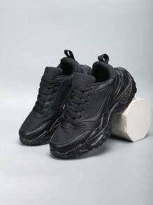 2024 New Arrival Fashionable & Versatile Thick Sole Cushioned Outdoor Sports Shoes For Men, Non-Slip