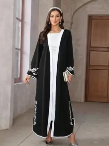 花卉刺绣阿巴雅长袍，配以优雅撞色饰边和喇叭袖宽松斗篷 - 黑色 - 查看 1