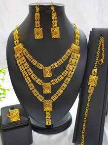 Set de joyería de 4 piezas con diseño hueco y cuadrado chapado, incluye collar, aretes, brazalete y anillo, accesorio de moda para mujer, adecuado para Arabia Saudita, Europa, Estados Unidos, estilo retro, Dubái, novia, boda, fiesta, Día de la Madre, San Valentín, regalo para mamá, novia, madre'