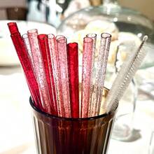 12 根塑料心形可重复使用吸管，配有吸管清洁刷 | 透明闪光红、透明闪光紫和透明闪光粉 | 适用于冰咖啡、果汁和苏打水 | 非常适合生日、情人节、派对、婚礼或周年纪念日、返校配件、学校用品