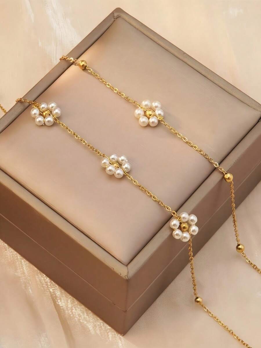 1 件简约可爱的 18K 镀金不锈钢手链，配有白色塑料花朵装饰，适合女士参加派对、约会或作为情人节礼物佩戴 - 金黃色 - 查看 1