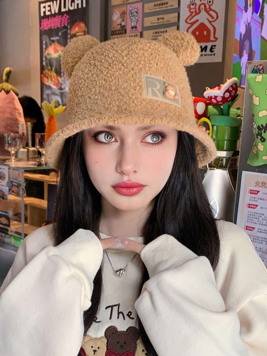 1 szt. Damska jednokolorowa czapka typu bucket, jesienno-zimowa ciepła wiatroszczelna czapka ochronna na uszy, duży rozmiar czapki, uroczy pluszowy miś, polarowa czapka dekoracyjna na uszy, odpowiednia na zewnątrz, zakupy, narciarstwo