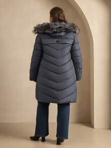 Astrid 大码拉链按扣毛绒装饰连帽加厚外套，适合冬季