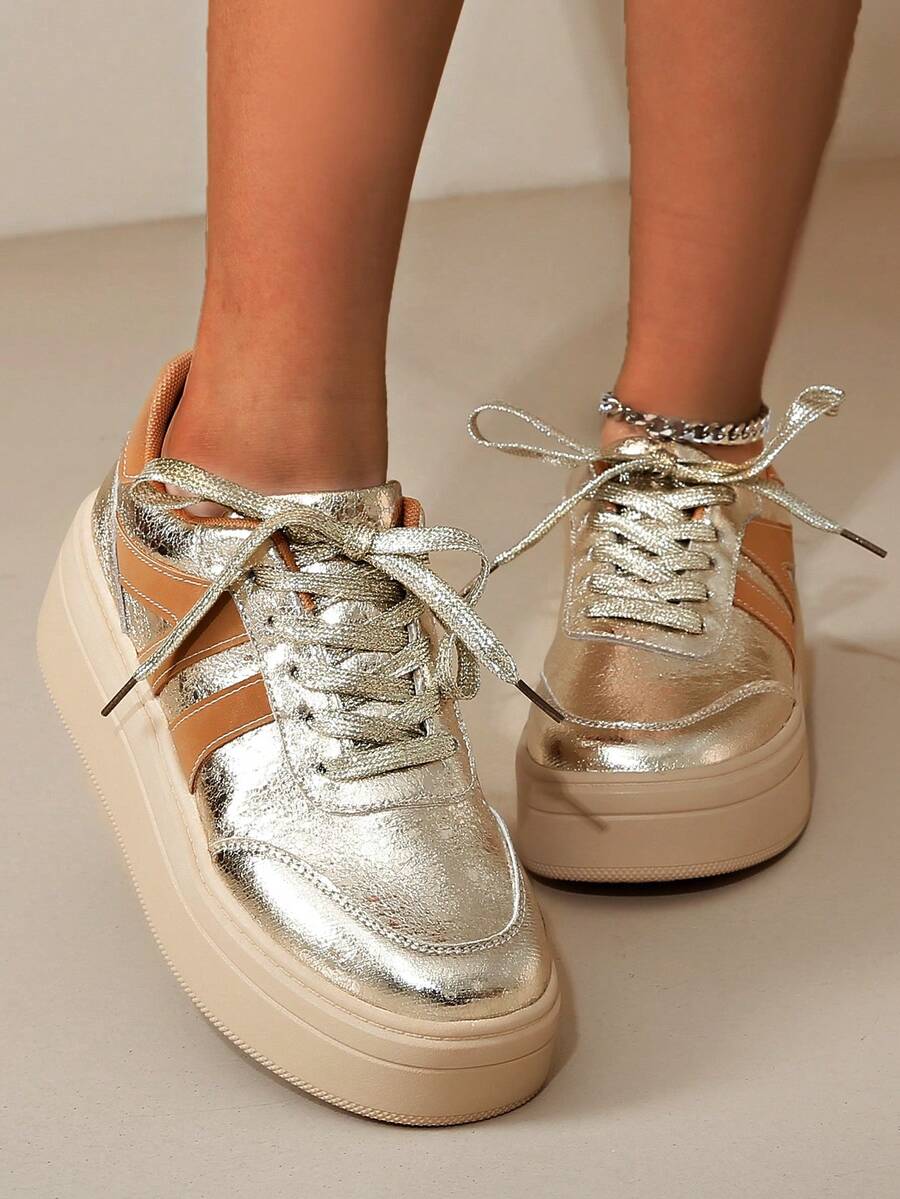 大码女士时尚厚底系带运动鞋，金色装饰，休闲舒适日常穿着厚底鞋 - 金色拼棕色 - 查看 1