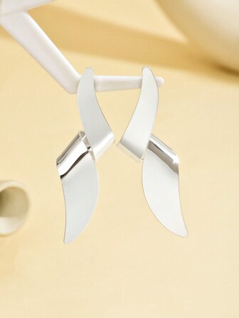 2pcs Oversized Fashionable Exaggerated Sexy Lightning Bolt Gothic Style Earrings, Suitable For Curvy Sensual Women To Wear For Festive Parties And Daily Use. The Earrings Are Large In Size But Not Heavy. Please Exercise Caution When Selecting If You Have Concerns.