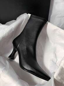 2025秋冬季搭配紧身裤，女士尖头细高跟踝靴，后拉链设计，英伦风时尚厚底短靴，猫跟