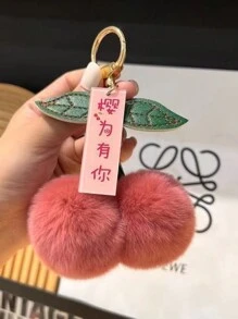 1 件可爱毛绒樱桃形钥匙扣吊坠，包包饰物，适合日常通勤、旅行、赠送给朋友情人节情人节汽车配件学校背包哥特 Y2k 包包配件挂绳带身份证夹汽车配件包包饰物
