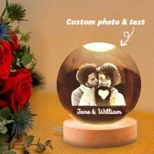 1 peça, luz noturna de bola de cristal LED personalizada - lâmpada fotográfica personalizada para decoração de casa e escritório | Presente ideal para casais, pais e entes queridos em ocasiões especiais, bola de cristal com foto personalizada, luz noturna com foto personalizada, dia dos namorados, decoração para o dia dos namorados, antimofo, elegante, adorável, colorido, personalizado, único. Presentes ideais para amigos, filho, filha, estudantes, trabalhadores, crianças, escola, casa, escritório, aniversário, formatura, renovação da casa, multifuncional, durável, ornamental, reutilizável, requintado, elegante, de alta qualidade, colorido, moderno, personalizado, personalizado, único, presentes ideais para ele, presentes ideais para ela, namorado, pai, namorada, mãe, família, amigos, sala de chá, casa, jardim, escritório, para aniversários, para o dia dos namorados, para o dia das mães, para aniversários, para o dia dos pais, para formatura, para casamentos, para inauguração de casa.