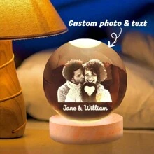 1 peça, luz noturna de bola de cristal LED personalizada - lâmpada fotográfica personalizada para decoração de casa e escritório | Presente ideal para casais, pais e entes queridos em ocasiões especiais, bola de cristal com foto personalizada, luz noturna com foto personalizada, dia dos namorados, decoração para o dia dos namorados, antimofo, elegante, adorável, colorido, personalizado, único. Presentes ideais para amigos, filho, filha, estudantes, trabalhadores, crianças, escola, casa, escritório, aniversário, formatura, renovação da casa, multifuncional, durável, ornamental, reutilizável, requintado, elegante, de alta qualidade, colorido, moderno, personalizado, personalizado, único, presentes ideais para ele, presentes ideais para ela, namorado, pai, namorada, mãe, família, amigos, sala de chá, casa, jardim, escritório, para aniversários, para o dia dos namorados, para o dia das mães, para aniversários, para o dia dos pais, para formatura, para casamentos, para inauguração de casa.