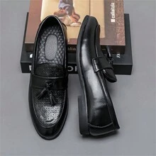 Men's Loafers Casual Slip-On Shoes, Korean Style Tasseled Fashion Versatile Leather Dress Shoes For Wedding - Black - View 8