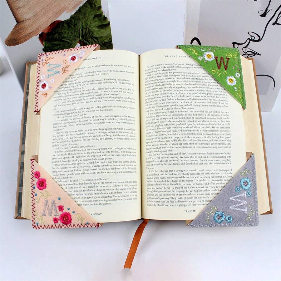 Personalisiertes Lesezeichen Aus Filz - Handgestickt Mit Buchstabe, 9,5 X 9,5 Cm