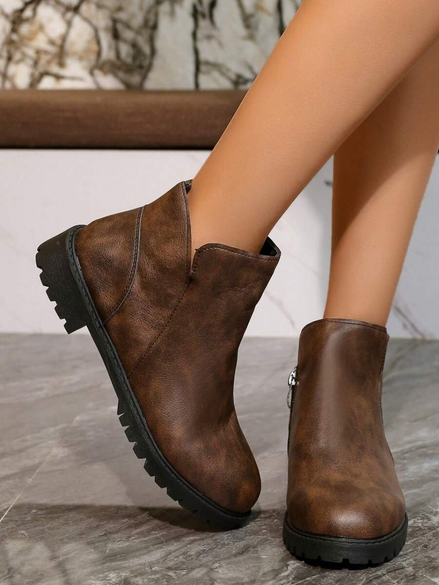 大码女式仿皮Miluette款侧拉链踝靴，百搭 - 棕色 - 查看 1