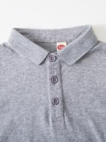 儿童短袖纯色T恤，时尚休闲Polo衫，男女童皆宜，校园风Polo衫，修身设计，弹力面料，凸显瘦削儿童的贴身效果，建议偏瘦儿童选择大一码，穿着更宽松舒适，适合休闲外出和聚会。 - 淺灰色 - 查看 4