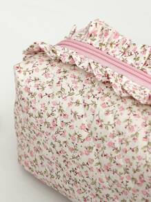 1 pieza Bolsa de maquillaje rellena de encaje plisado con rosa rosa, bolsa de cosméticos portátil para viajes, diseño con cremallera de apertura grande. Forro de tela a cuadros rosa, bolsa de aseo, bolsa de almacenamiento de joyas. Puede guardar cosméticos, lápiz labial, joyas, toallas sanitarias, almohadillas, cambio, auriculares. Esta es una bolsa de maquillaje linda y una bolsa de almacenamiento de artículos de tocador adecuada para mujeres, niñas, adolescentes, estudiantes. Regalos de cumpleaños, regalos festivos. Suministros escolares, artículos de viaje esenciales, bolsa de maquillaje, regalos de invierno para mujeres, organizador de maquillaje, almacenamiento de maquillaje