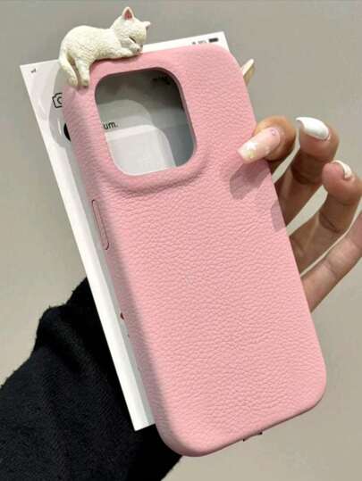 粉色可爱猫咪元素真皮时尚手机壳 1 件装 3D 卡通卧猫荔枝图案真皮手机壳 兼容 16、15、13、14、12 Pro Max Plus、17、17 Pro、17 Pro Max 软壳后盖 春季生日礼物