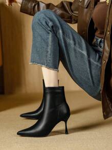 2024 Autumn/Winter New Fashion Women Pointed Toe Stiletto High Heel Short Boots, Side Zipper Ankle Boots, Boots