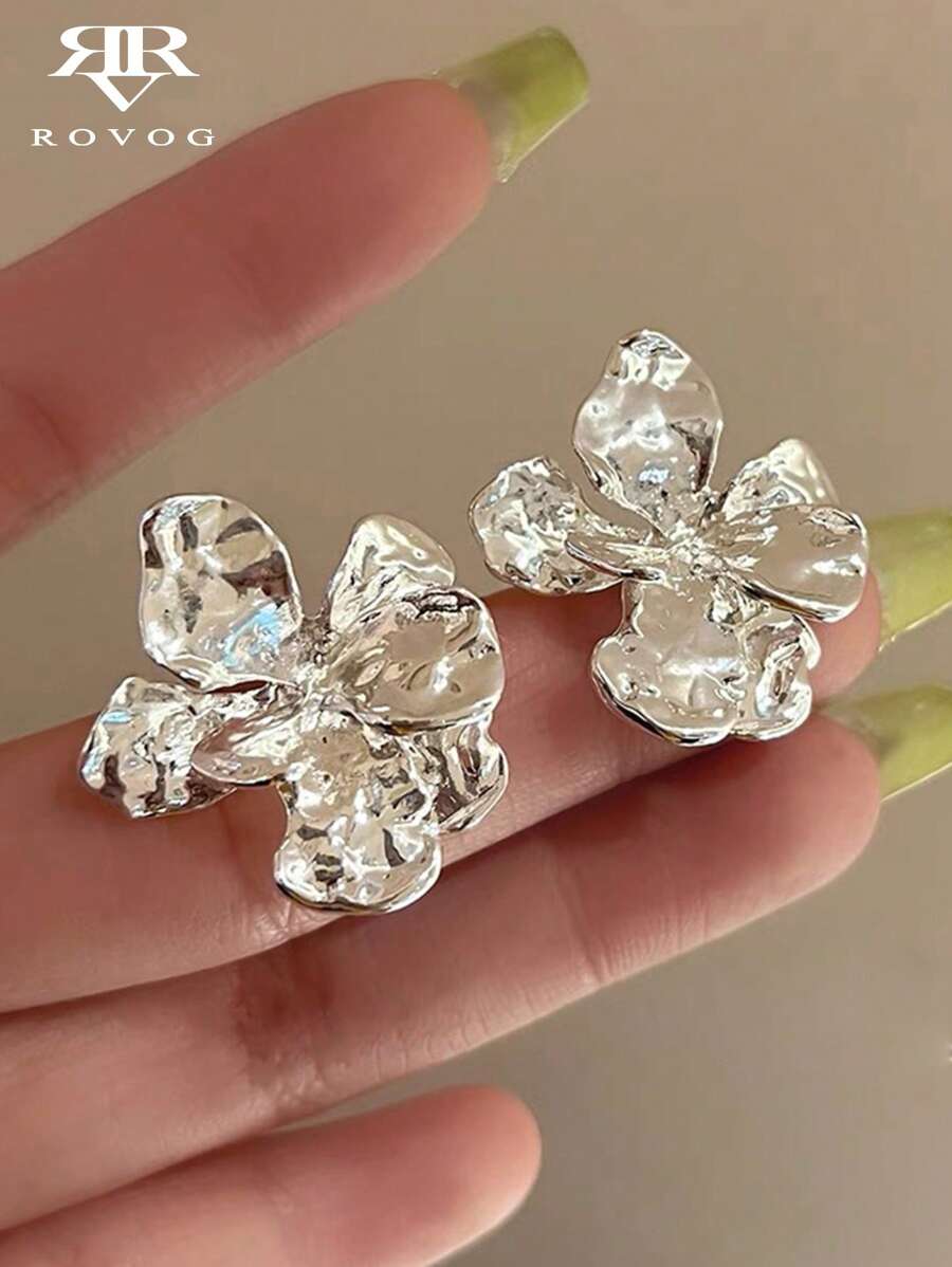 1 Cặp bông tai thời trang thiết kế cánh hoa bất đối xứng tối giản dành cho phụ nữ, thanh lịch và phù hợp cho các hoạt động nghỉ dưỡng