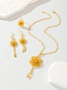 Three Pieces Set Of Three-Dimensional Floral Women's Jewelry, Necklace, Pendant, Earrings, And Ring, Copper Plated With 22K Color