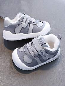 Zapatos deportivos de bebé cálidos y acogedores con superficie resistente al agua, suela blanda antideslizante, apropiados para niños y niñas de 6 meses a 3 años, para uso en interiores/exteriores en invierno, con cierre de gancho y bucle de fácil apertura y cierre, y banda elástica no constrictiva