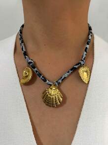 Monlansher Nouveau collier pour femmes en acier inoxydable avec pendentifs de plusieurs styles, assorti avec un collier ras-du-cou en matériau de nylon à imprimé léopard tendance. Collier personnalisé pour un usage quotidien