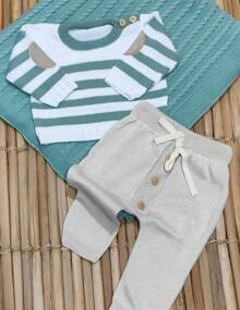 Three-Piece Maternity Outfit, Jacket, Trousers And Blanket - Green - View 1