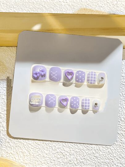 12 件/套短款丙烯酸美甲贴片，带有花卉、蝴蝶和抽象图案，3D 浮雕可爱指甲贴纸装饰，是送给女性和女孩的理想圣诞节和新年礼物