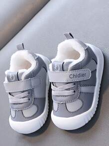Zapatos deportivos de bebé cálidos y acogedores con superficie resistente al agua, suela blanda antideslizante, apropiados para niños y niñas de 6 meses a 3 años, para uso en interiores/exteriores en invierno, con cierre de gancho y bucle de fácil apertura y cierre, y banda elástica no constrictiva