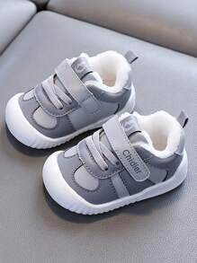 Zapatos deportivos de bebé cálidos y acogedores con superficie resistente al agua, suela blanda antideslizante, apropiados para niños y niñas de 6 meses a 3 años, para uso en interiores/exteriores en invierno, con cierre de gancho y bucle de fácil apertura y cierre, y banda elástica no constrictiva