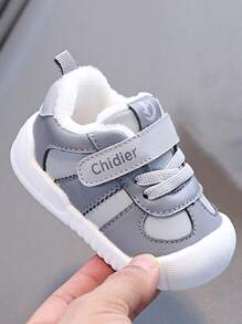 Zapatos deportivos de bebé cálidos y acogedores con superficie resistente al agua, suela blanda antideslizante, apropiados para niños y niñas de 6 meses a 3 años, para uso en interiores/exteriores en invierno, con cierre de gancho y bucle de fácil apertura y cierre, y banda elástica no constrictiva