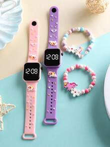 Conjunto de 4 piezas Reloj digital cuadrado LED con diseño de unicornio clásico y de moda para niñas. El reloj electrónico de pulsera y la pulsera de unicornio hecha a mano son adecuados para la vida diaria, deportes, ir a la escuela, fiestas y viajes. Son regalos perfectos para dar a amigos, regalos de cumpleaños, temporada de graduación. Es el regalo perfecto para niñas.
