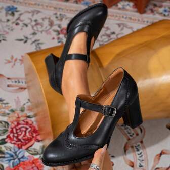 2025 Spring Women's Chunky Heeled T-Strap Floral Embellished Round Toe Plus Size Pumps