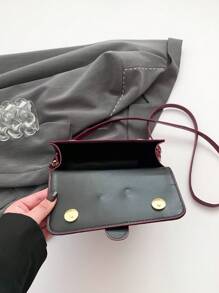 1 件迷你勃艮第方形包，金属扣，绒面 PU 可调节肩带斜挎包，女士时尚手提包，适合日常使用，购物，约会，时尚勃艮第包 - 酒紅色 - 查看 3